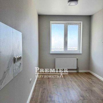 Продам 1 кімнатну квартиру з сучасним ремонтом. Море через дорогу.