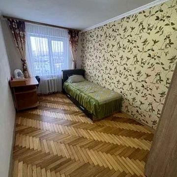 Дуже терміново продам 3 кімн квартири на 4 поверсі поруч парку