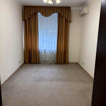 Інститутська вул., 16