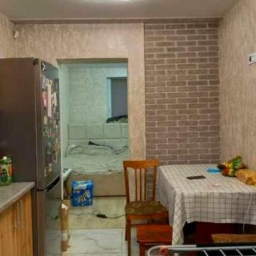 Крепкий дом с частичным ремонтом