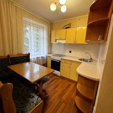 *Здається 1-к квартира на довготривалий термін!Гвардійська