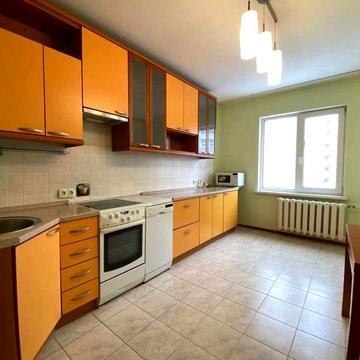 Простора 2 кімнатна квартира на Гонгадзе 18Д Ретровіль Виноградар