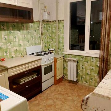 Новикова\Стуса 1к квартира 33м  на 4\5 этаже хорошее состояние