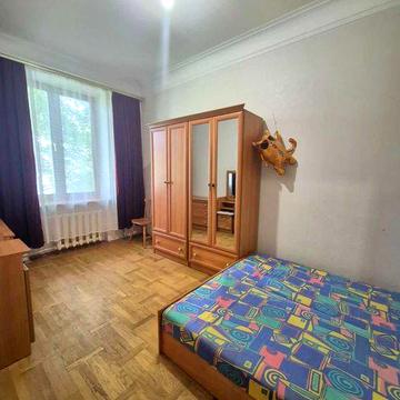 Продам 3-к квартиру в сталінці на пр-ті Берестейському!метро Нивки!