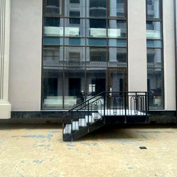 Єврейська вул. (Бебеля), 1