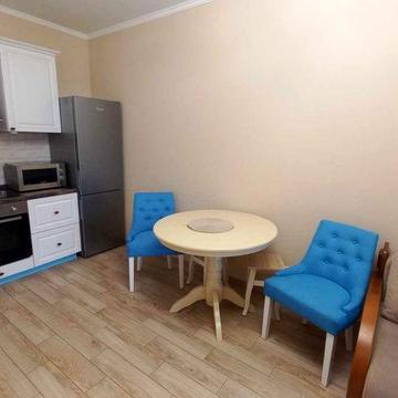 Продам євродвокімнатну з ремонтом. Варшавський. Виноградар ЖК Варшавський