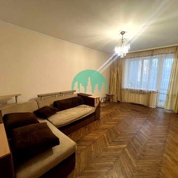 Продам 2 кімнатна з ремонтом вул. Хоткевича 46!