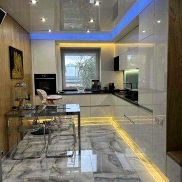 Центр міста | 4-кімнатна квартира з сучасним ремонтом