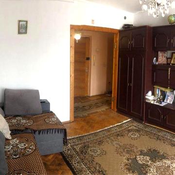 2-к квартира у цегляному будинку на Сихові