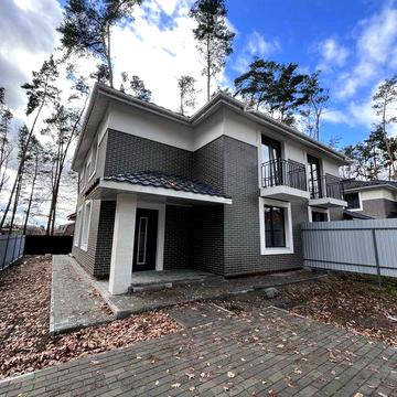 Дуплекс біля лісу