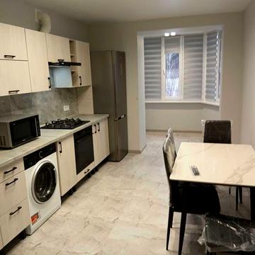 Перша здача 1-кім в Новобудові Виставка біля річки.Тільки дзвонити.