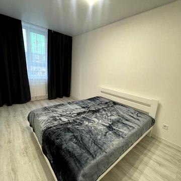 Однокімнатна з новим ремонтом, центральний парк!