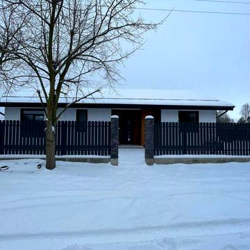 Будинок 107 м² з терасою і ділянкою 10 соток