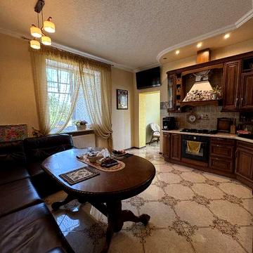 Будинок який захоплює з першого погляду.