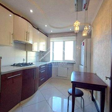 Продаж 4 кімн. чешки з двома лоджиями, автономкою,меблями.Євідновлення