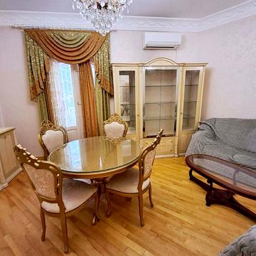 Михайла Грушевського вул., 34/1