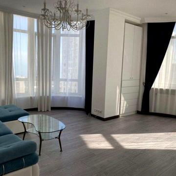 Оренда преміальної квартири з панорамним видом на море
Французький бул