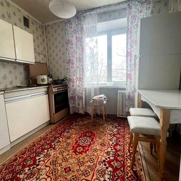 Оренда двокімнатної квартири по  вулиці Глибоцька.