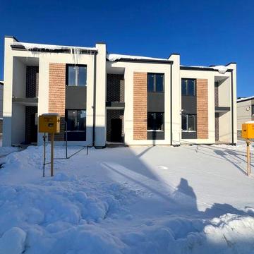 Продаж котеджу з газом та міськими комунікаціями розтермінування