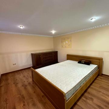 Донецька вул., 5