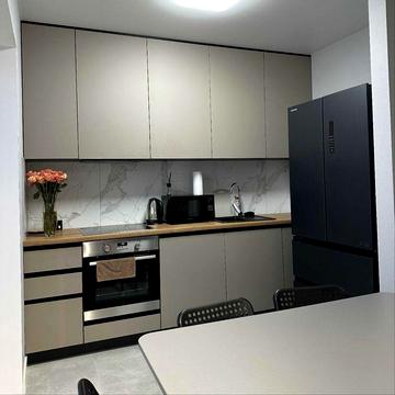 Нова квартира на Фурманова з парковкою у дворі