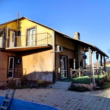 Аренда дома с бассейном в Лесках