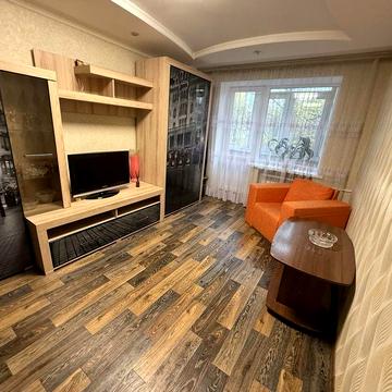 Завжди є світло !Здам 1 кім по Перемоги  гарний стан