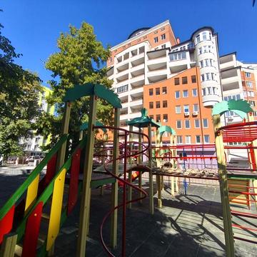 Трьохкімнатна 123 м.кв. з ремонтом Тургенівська