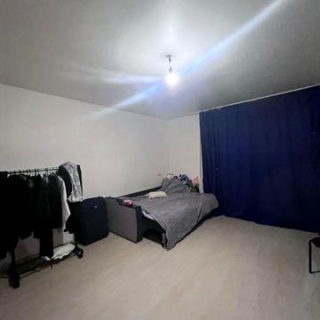 Комфортна однокімнатна квартира для дівчини на підселення