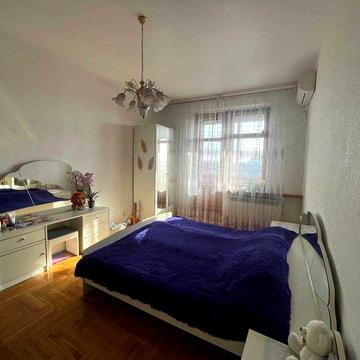 Продам 3к квартиру в сталинке на Титова, Богдана Хмельницкого