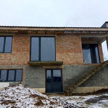 Продам будинок в тихому районі!