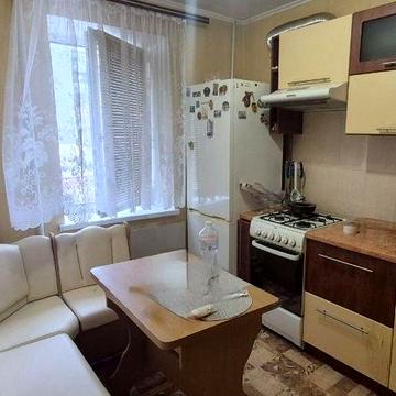 ПРОДАМ 1-но кімнатну квартиру в м. Самар, р-н "Вічного вогню".

Кварти