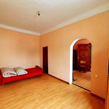 Продається двокімнатна квартира в Самборі