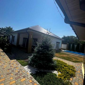 Продаж сучасного будинку з басейном/Повністю укомплектований/2022 рік