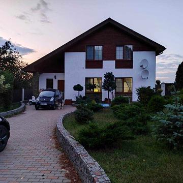 Дениші, чудовий будинок в тихому куточку