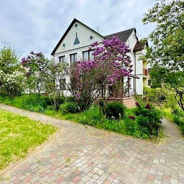 Продаж будинку 265 м2 с. Великі Дмитровичі, вулиця Молодіжна 0,5 га