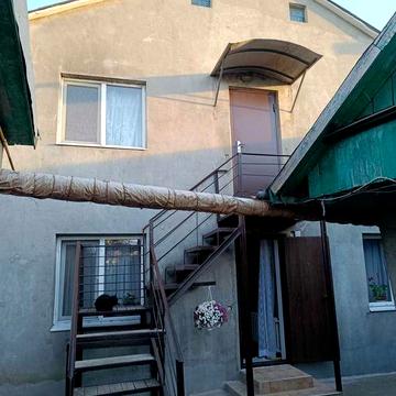 Продам 2 х этажный дом на Слободке.