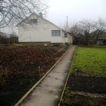 Продаж половини двоповерхового будинку. Р-н Добровільної