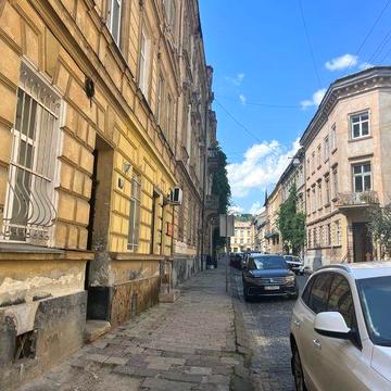 Продаж 2 кімн. квартирі в центрі Львова , вул. І . Дашка