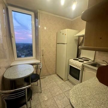 1-кім. квартира без комісії метро Лівобережна, вул.Шептицького,7