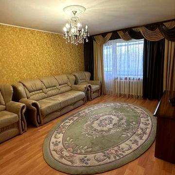 Оренда 4-х кім квартири, світло не вимикають.
