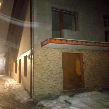 Продаж двоповерхового будинку