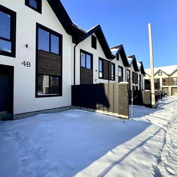 Продам Таунхаус в Новому КМ. Поруч з Бучанським Парком. Без Комісії.