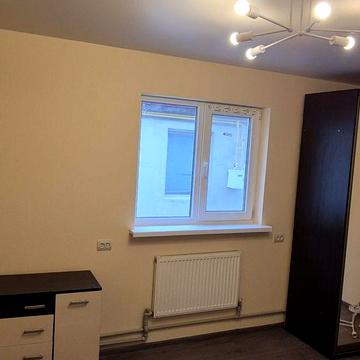 Актуально Без комісії Будиночок частина  в загальному дворі