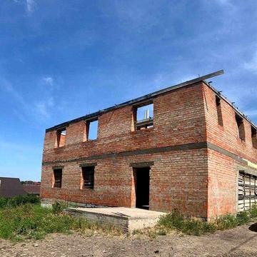 продажа добротной коробки дома