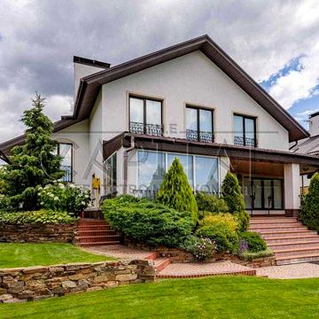 Комфортний будинок в Іванковичах КМ Зоряний — чудовий вибір для життя!