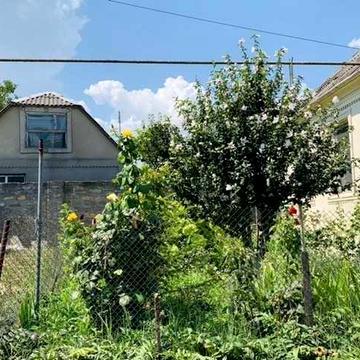 Міцний будинок у Нерубайському!