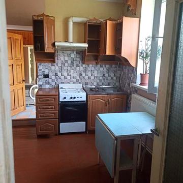 Здається окреме житло для одного чоловіка