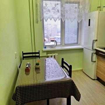 Двокімнатна квартира в центрі  довгостроково