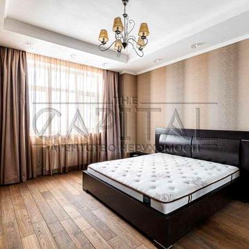 Оренда дворівневої 3-кімнатної квартири у центрі столиці